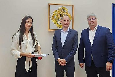 STRABAG a câștigat contractul pentru realizarea unui parc fotovoltaic și a unui sistem de stocare a energiei la Aeroportul Iași